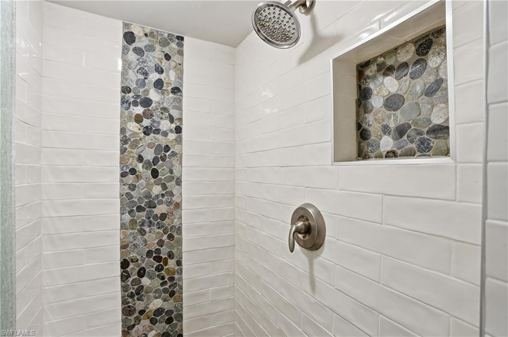 ADMIRALTY POINT - Residential