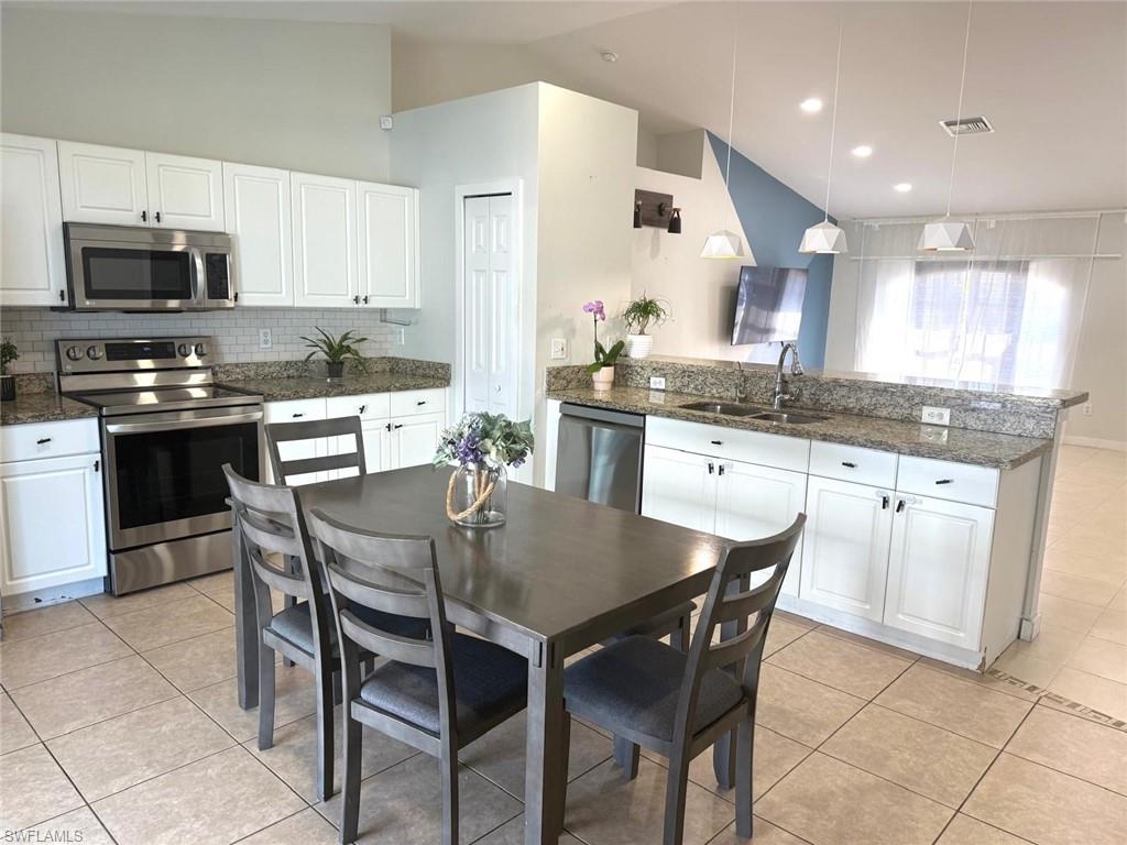 CAPE CORAL - Residential Lease
