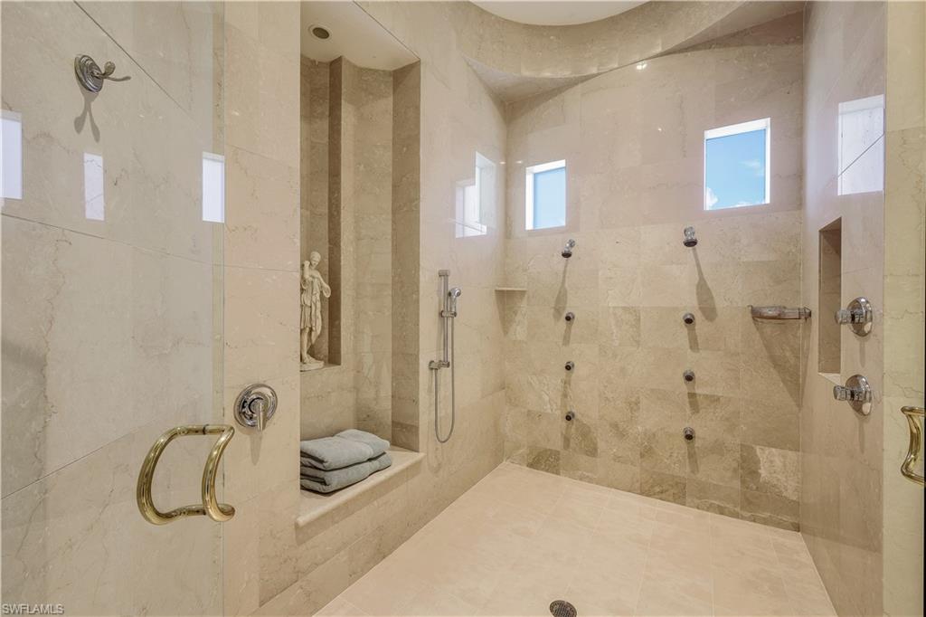 BAY WOODS - Residential