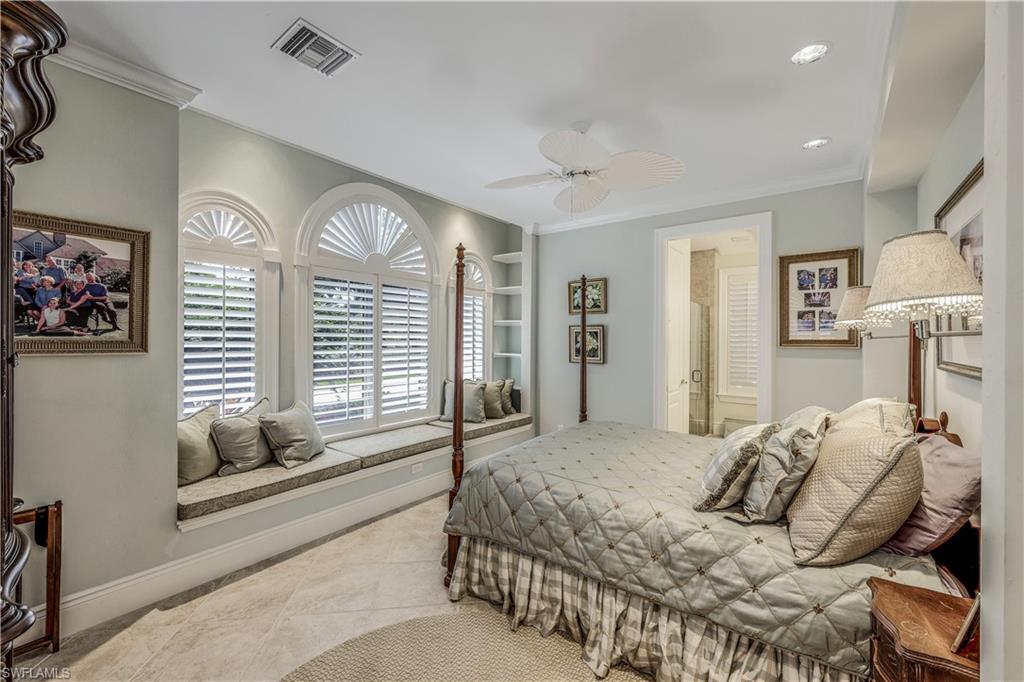 BAY WOODS - Residential