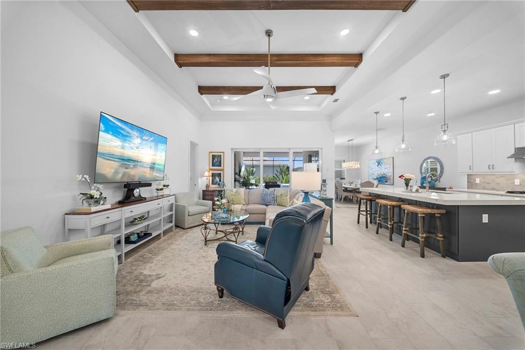 SEVEN SHORES - Residential