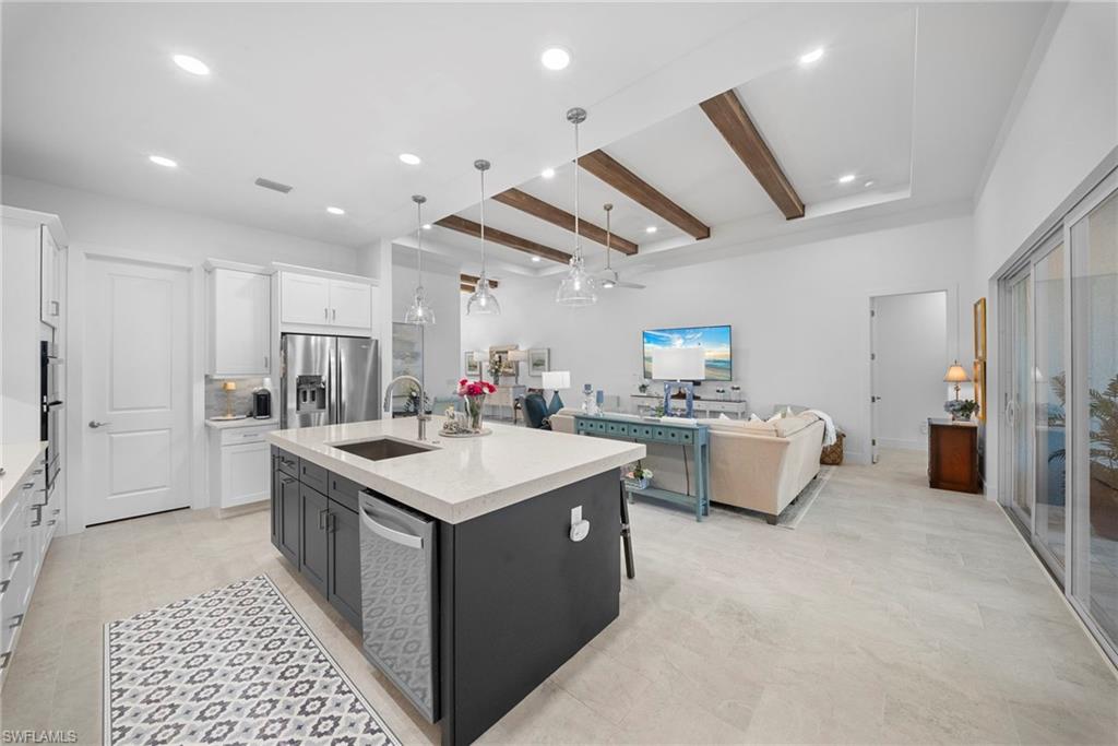 SEVEN SHORES - Residential