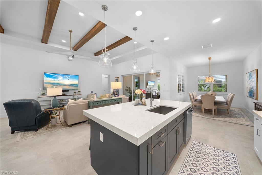 SEVEN SHORES - Residential