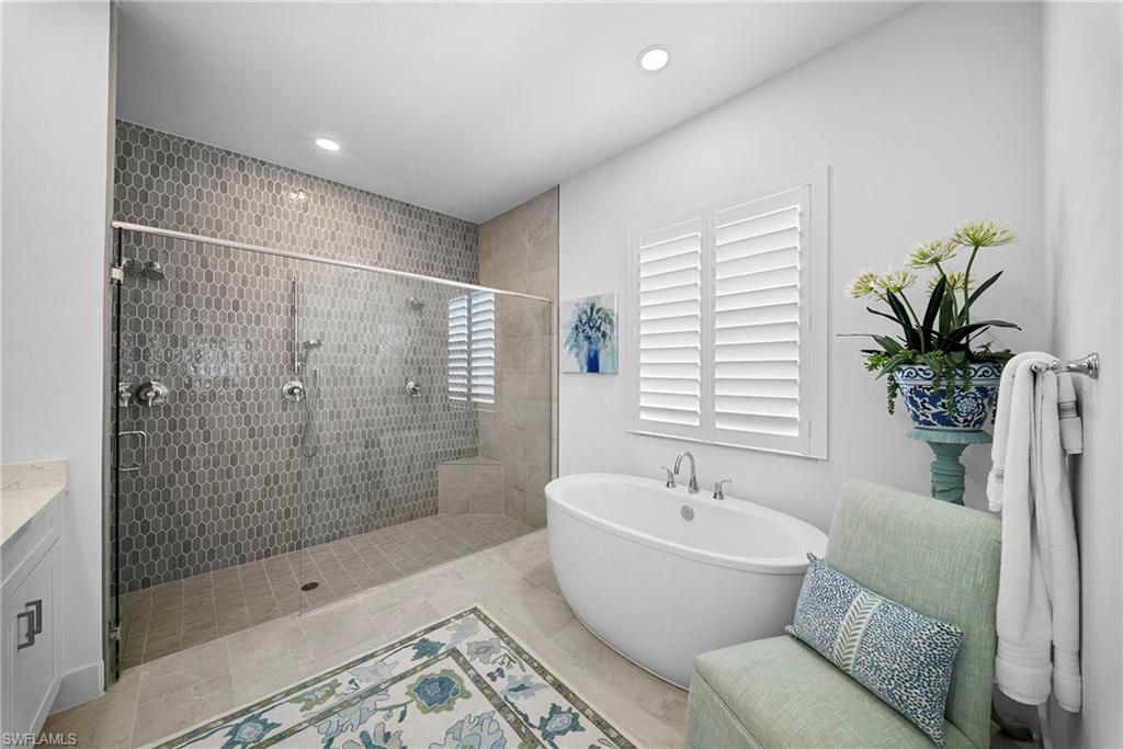 SEVEN SHORES - Residential