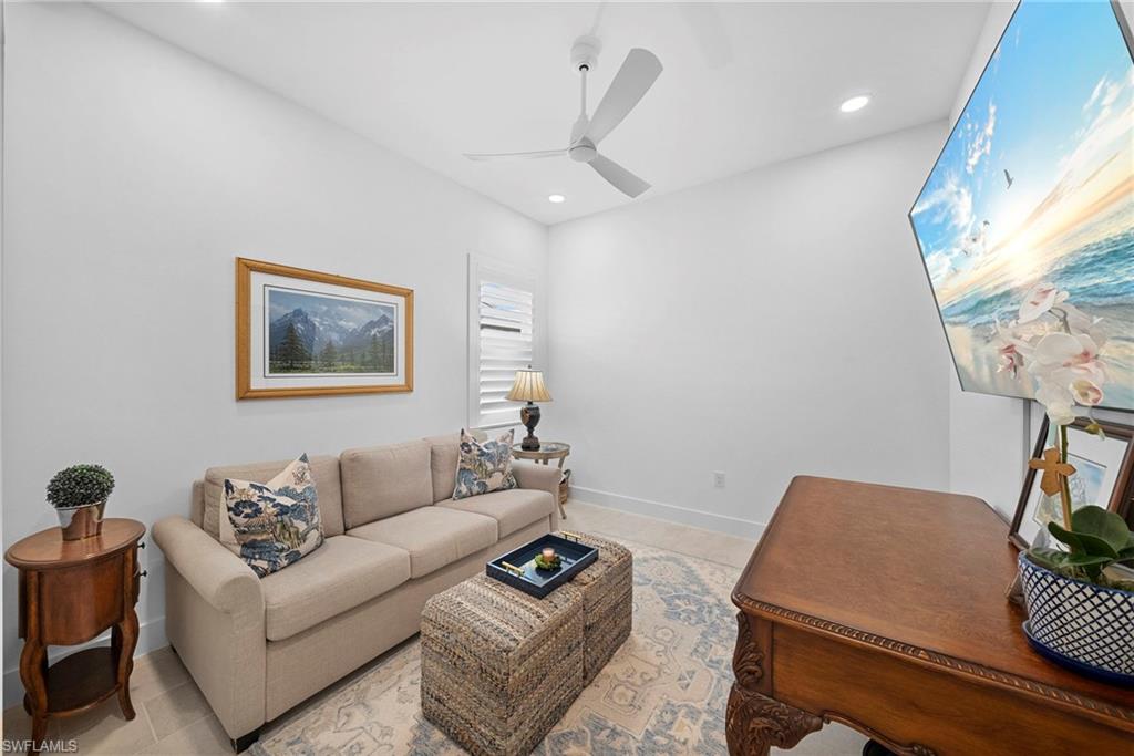 SEVEN SHORES - Residential