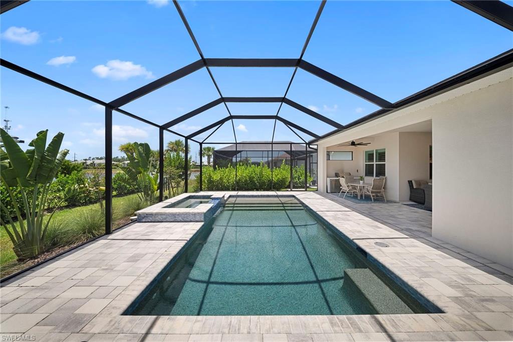 SEVEN SHORES - Residential