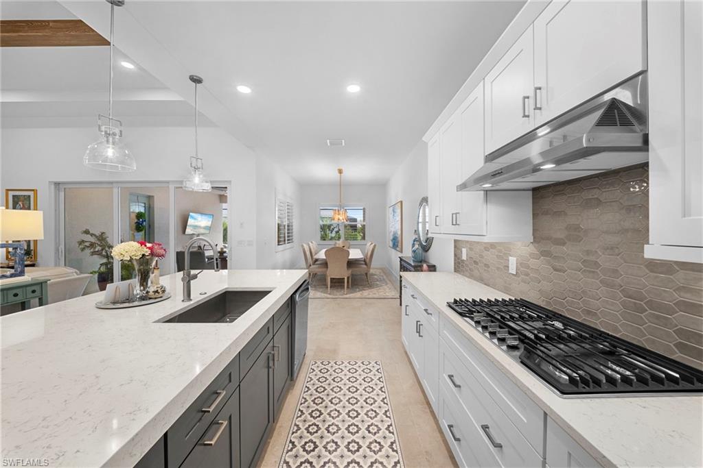 SEVEN SHORES - Residential