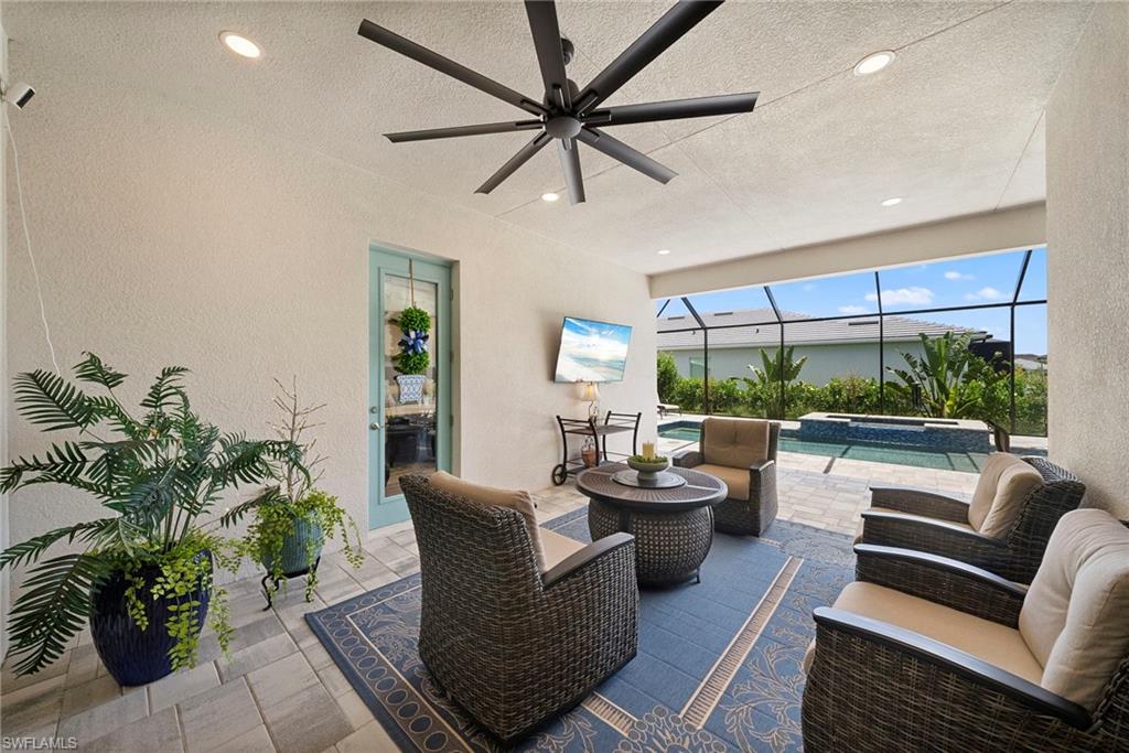 SEVEN SHORES - Residential