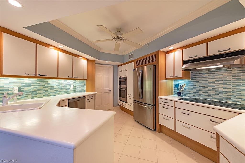 CONTESSA AT BAY COLONY - Residential