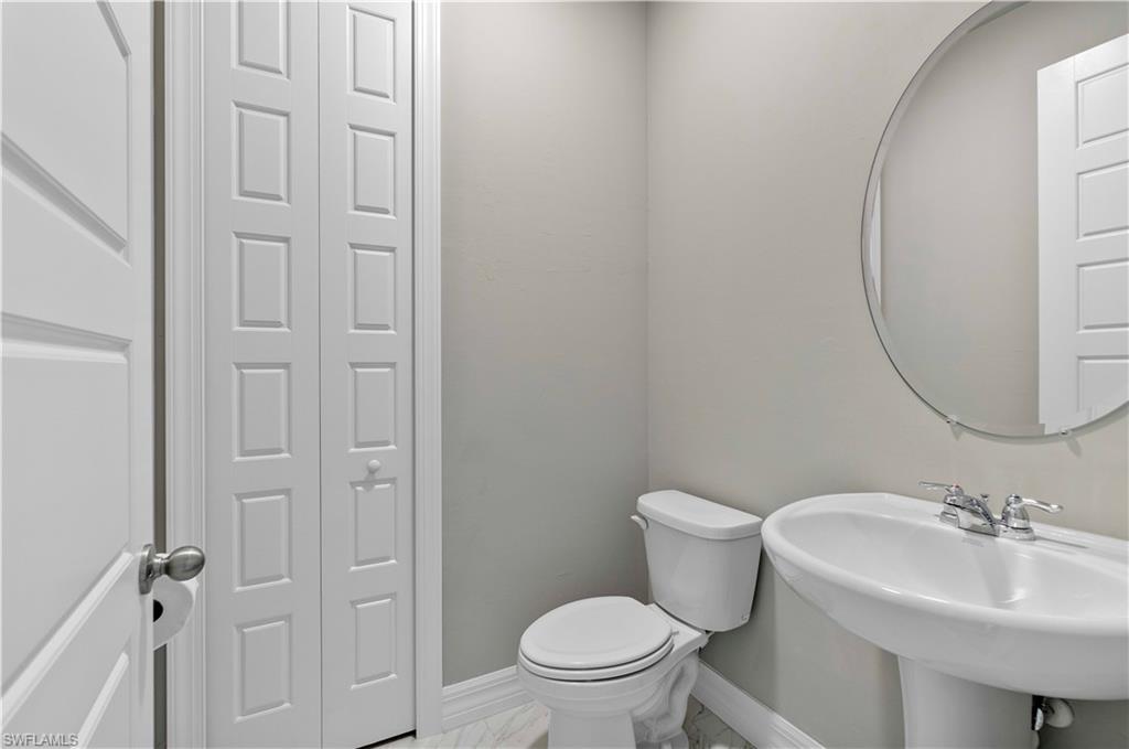 CRESCENT LAKES - Residential Lease