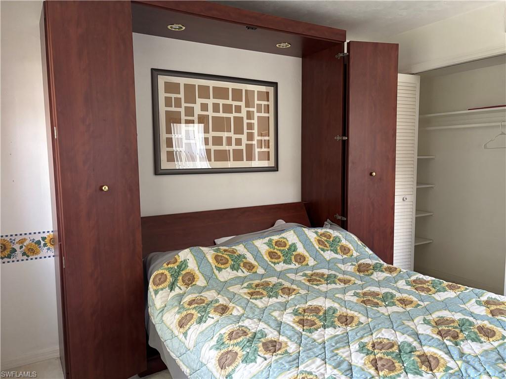 WYLDEWOOD LAKES CONDO - Residential
