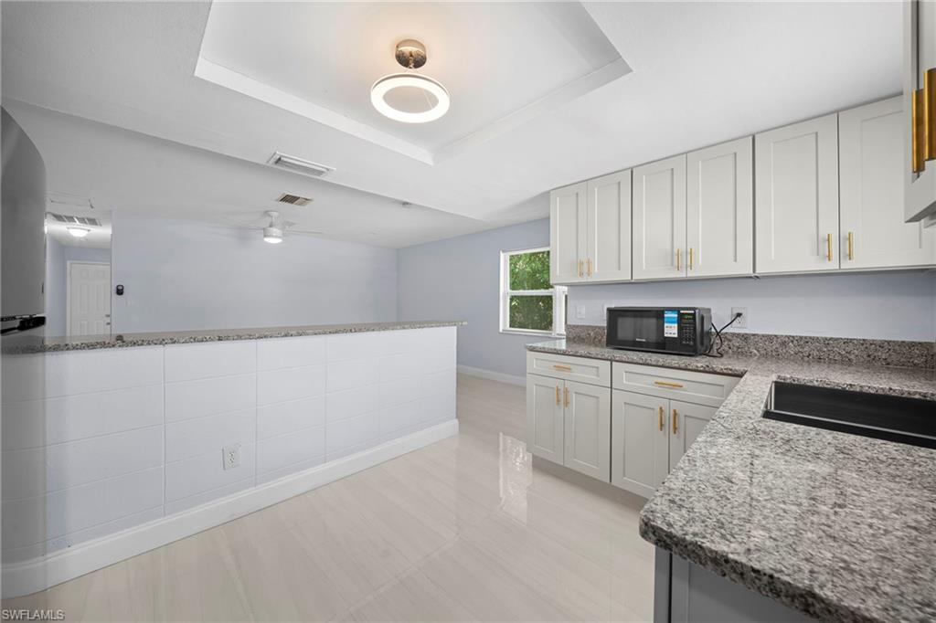 PINE MANOR - Residential Lease