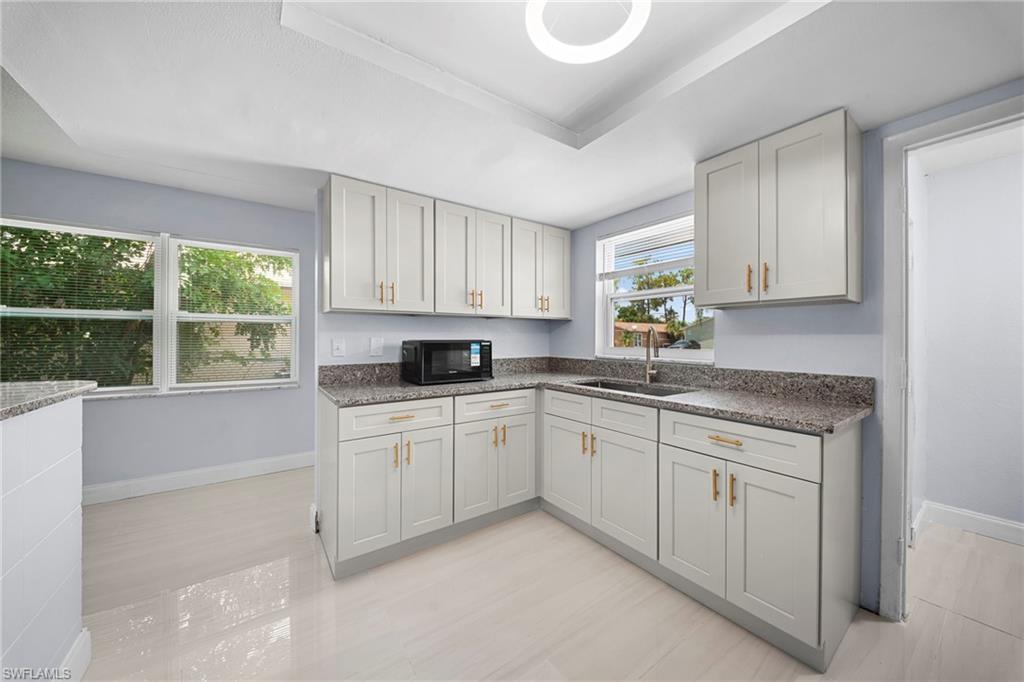 PINE MANOR - Residential Lease