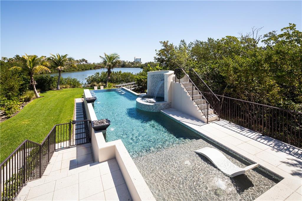 SOUTHPORT ON THE BAY - Residential