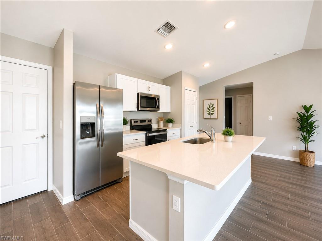 CAPE CORAL - Residential Lease