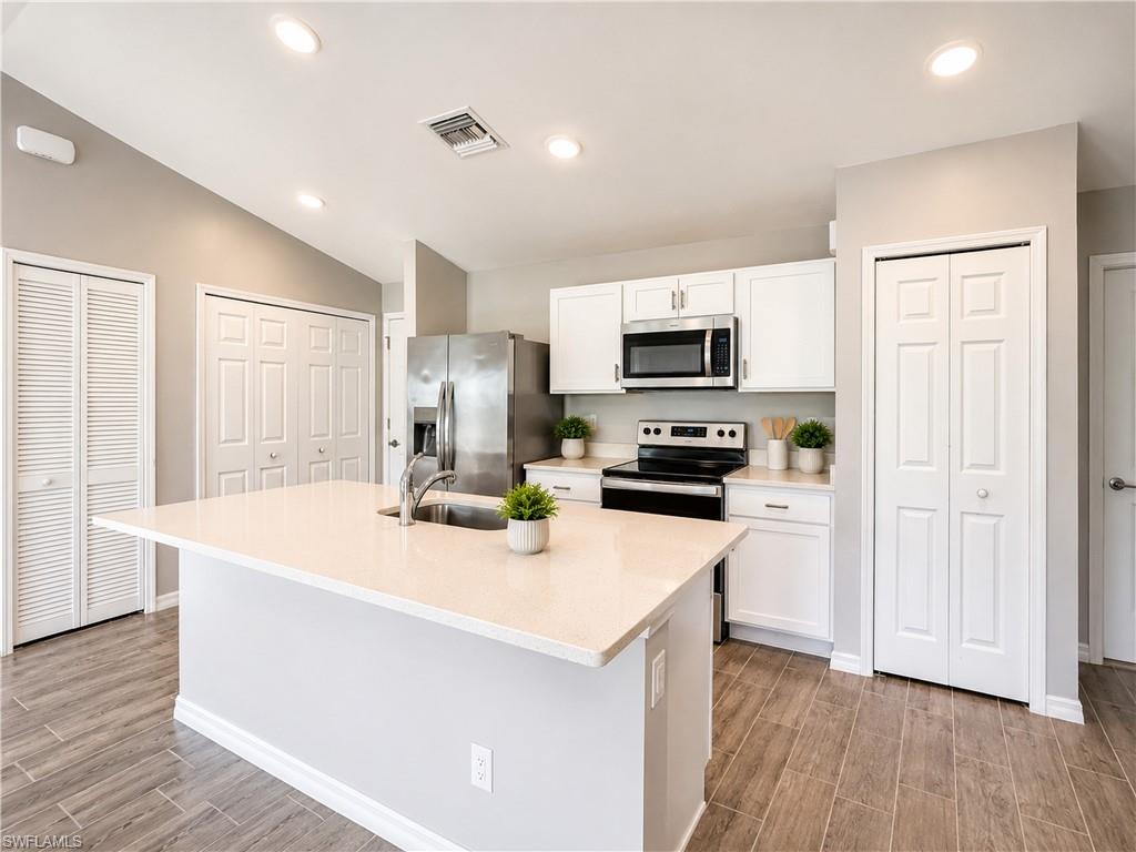 CAPE CORAL - Residential Lease