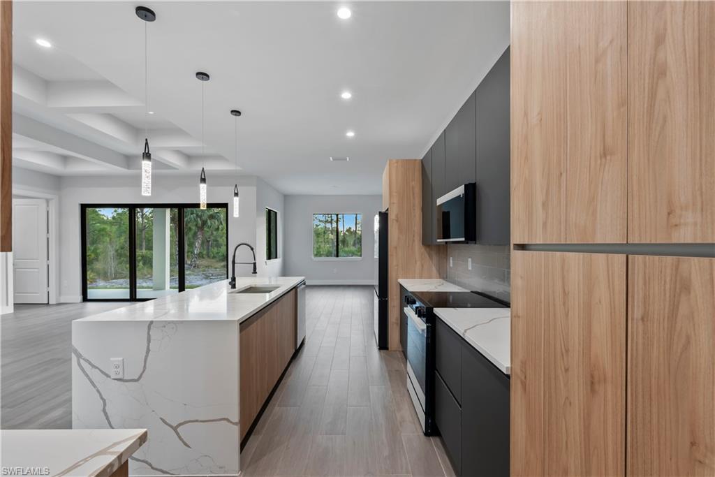 GOLDEN GATE ESTATES - Residential