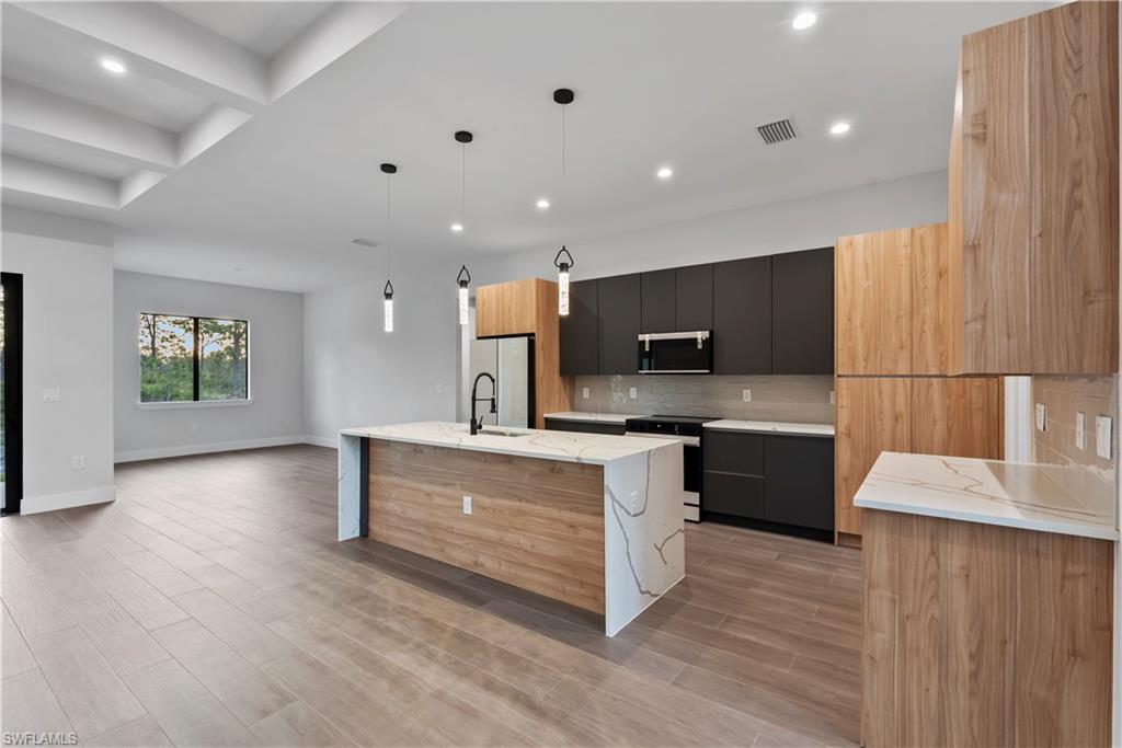 GOLDEN GATE ESTATES - Residential