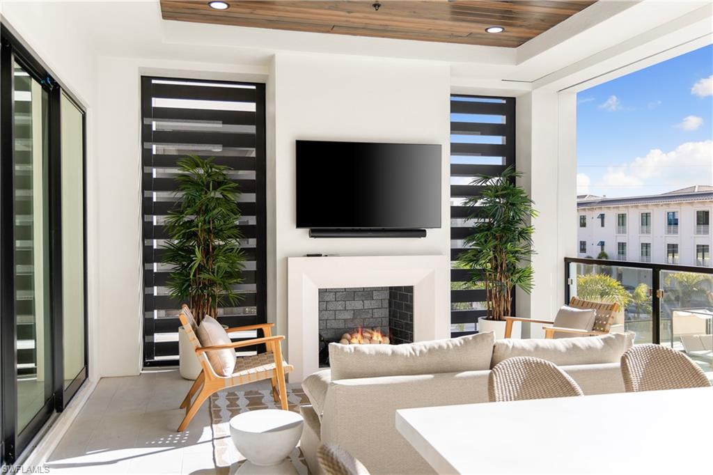 STELLA NAPLES - Residential