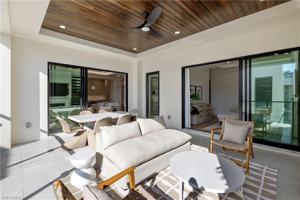 STELLA NAPLES - Residential