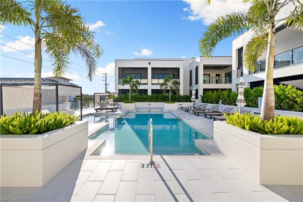 STELLA NAPLES - Residential