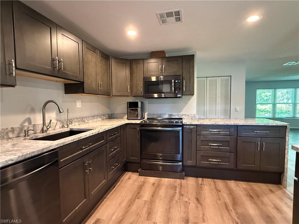 CAPE CORAL - Residential Lease