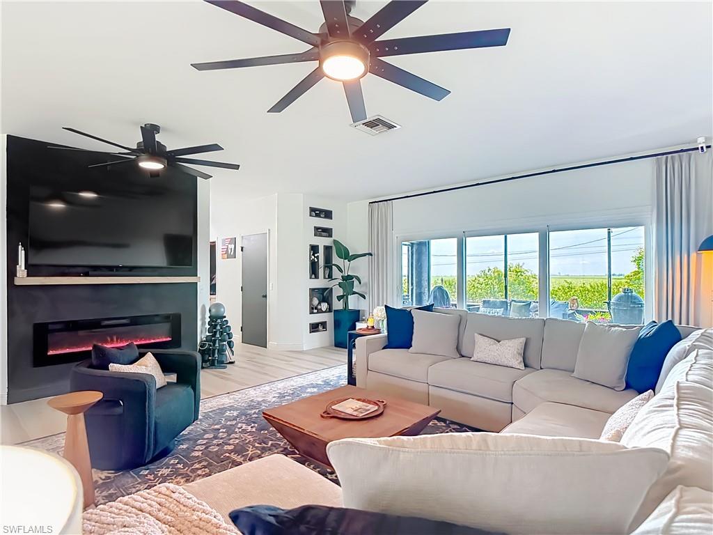 MOORE HAVEN - Residential