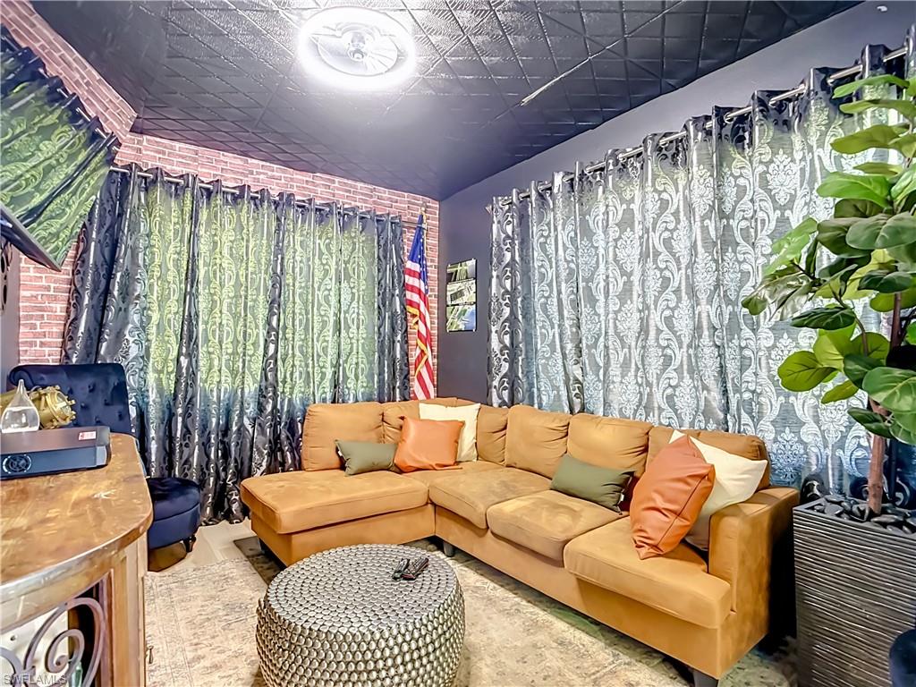 MOORE HAVEN - Residential