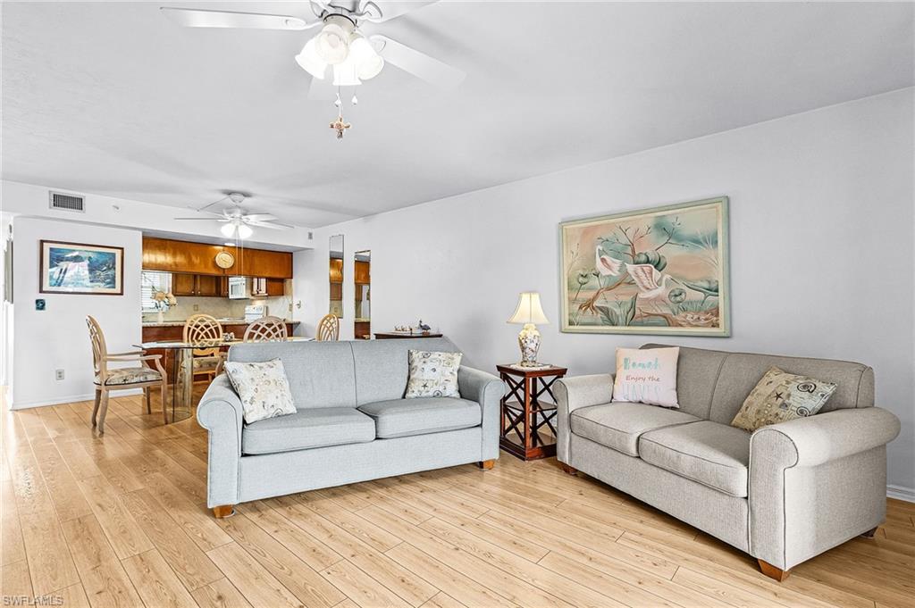 ROYAL PELICAN TOWNHOUSE - Residential