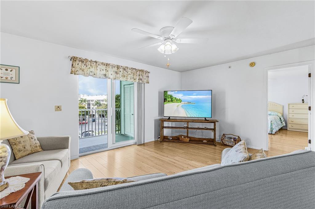 ROYAL PELICAN TOWNHOUSE - Residential