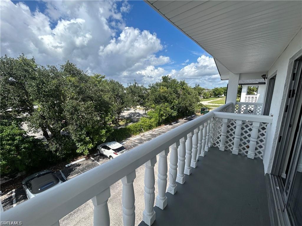WINDSOR WEST - Residential