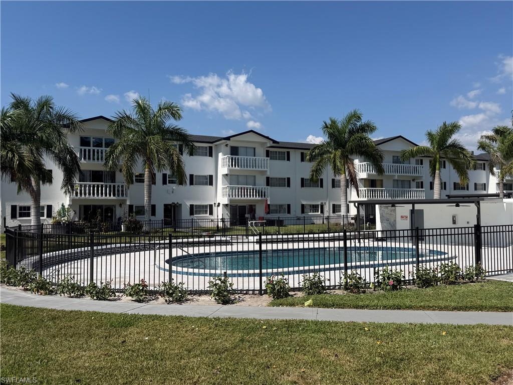 WINDSOR WEST - Residential