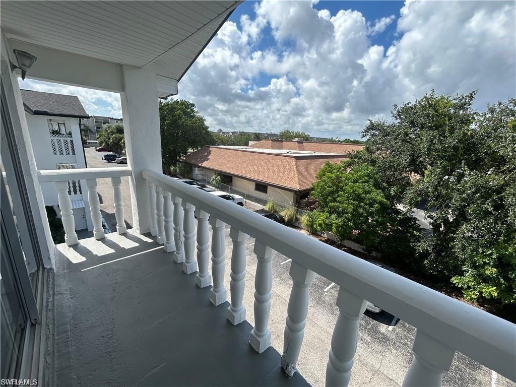 WINDSOR WEST - Residential