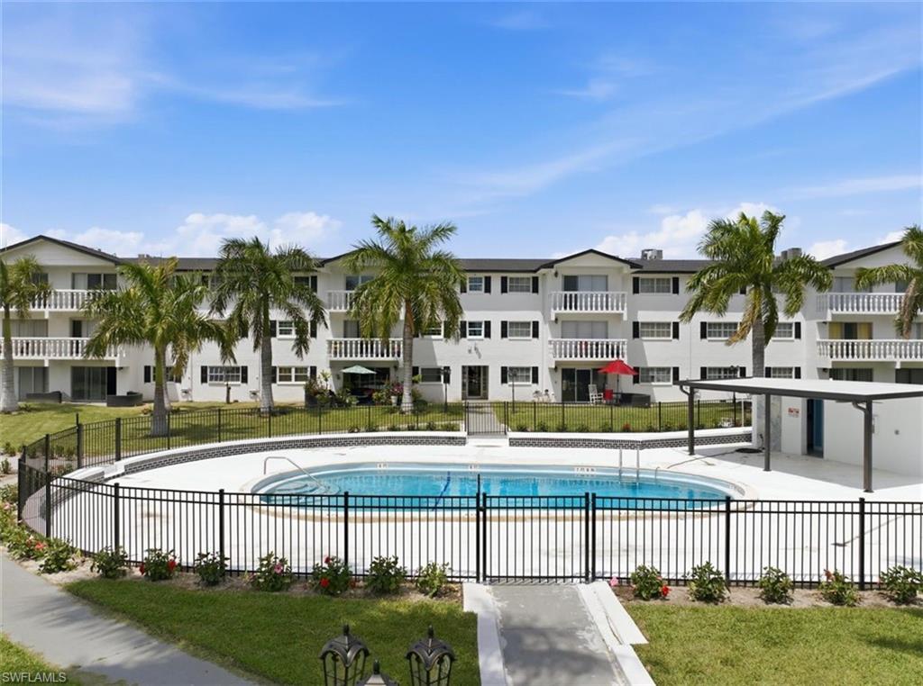 WINDSOR WEST - Residential