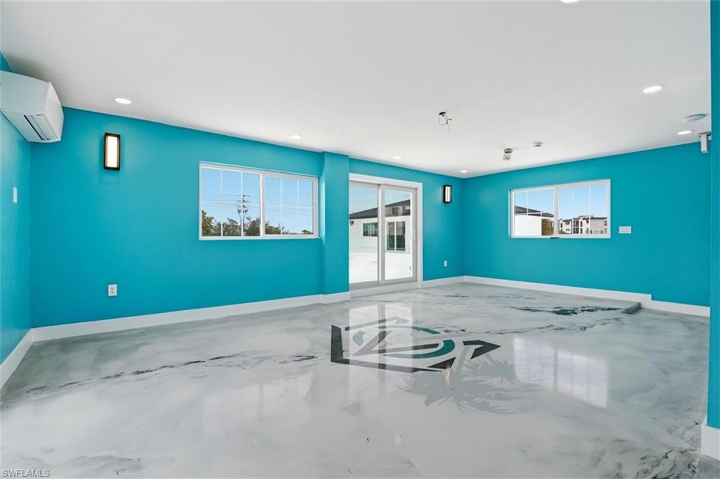 WINDSOR WEST - Residential