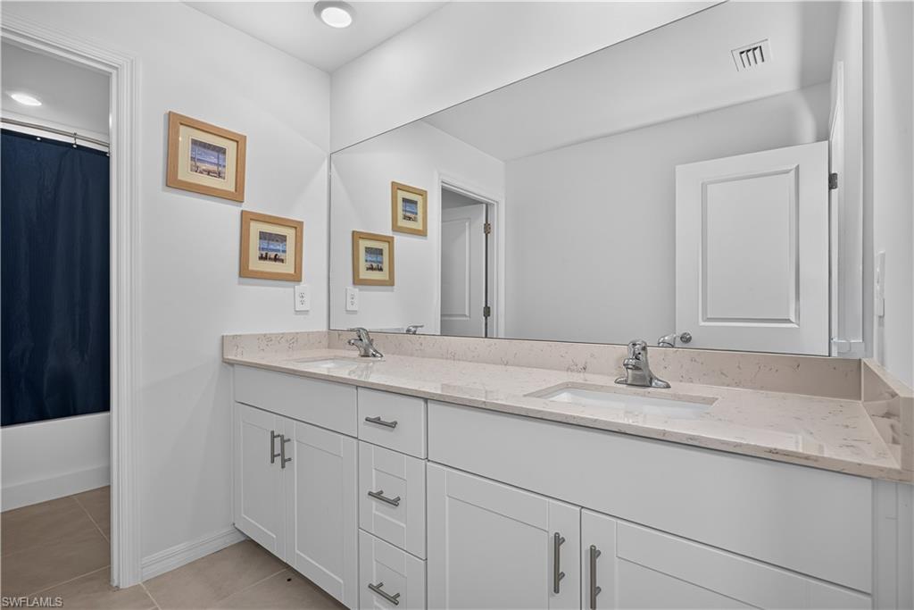 SAVANNA LAKES - Residential