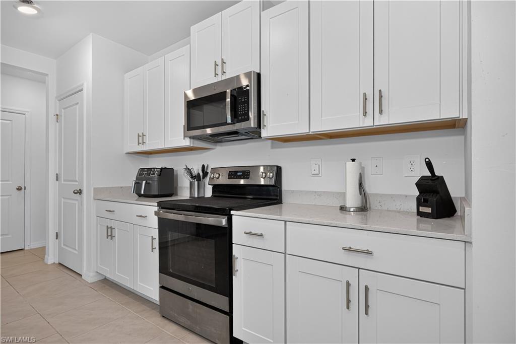 SAVANNA LAKES - Residential