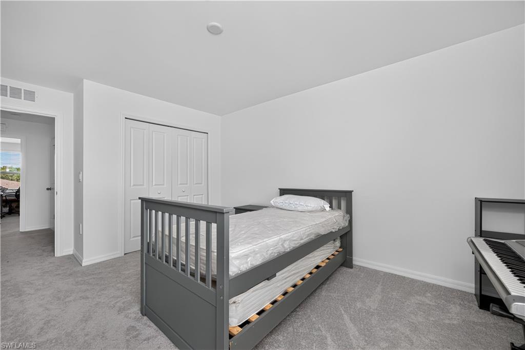SAVANNA LAKES - Residential