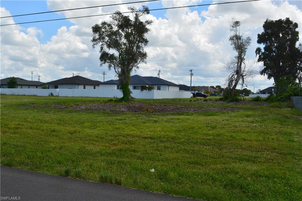 CAPE CORAL - Land