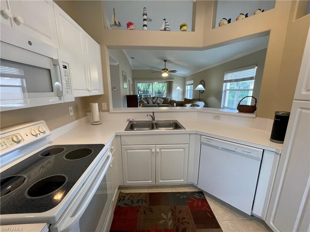 MANOR - Residential Lease