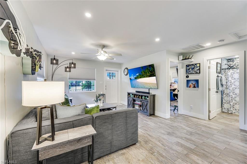 SUNSET HOMES - Residential