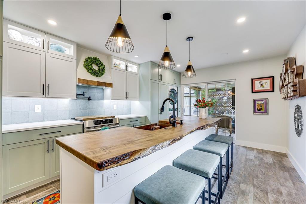 SUNSET HOMES - Residential