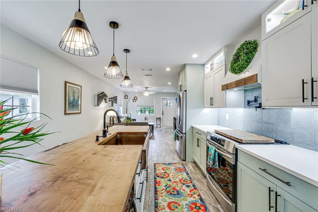SUNSET HOMES - Residential