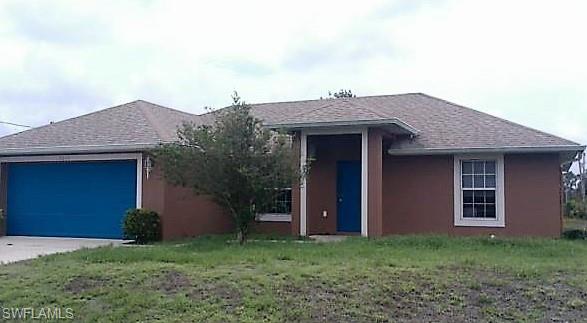 Centrally located 3 bedroom two bathroom home. Nice backyard space and screened in lanai.  Great home for first time homebuyers. Schedule your showing today!