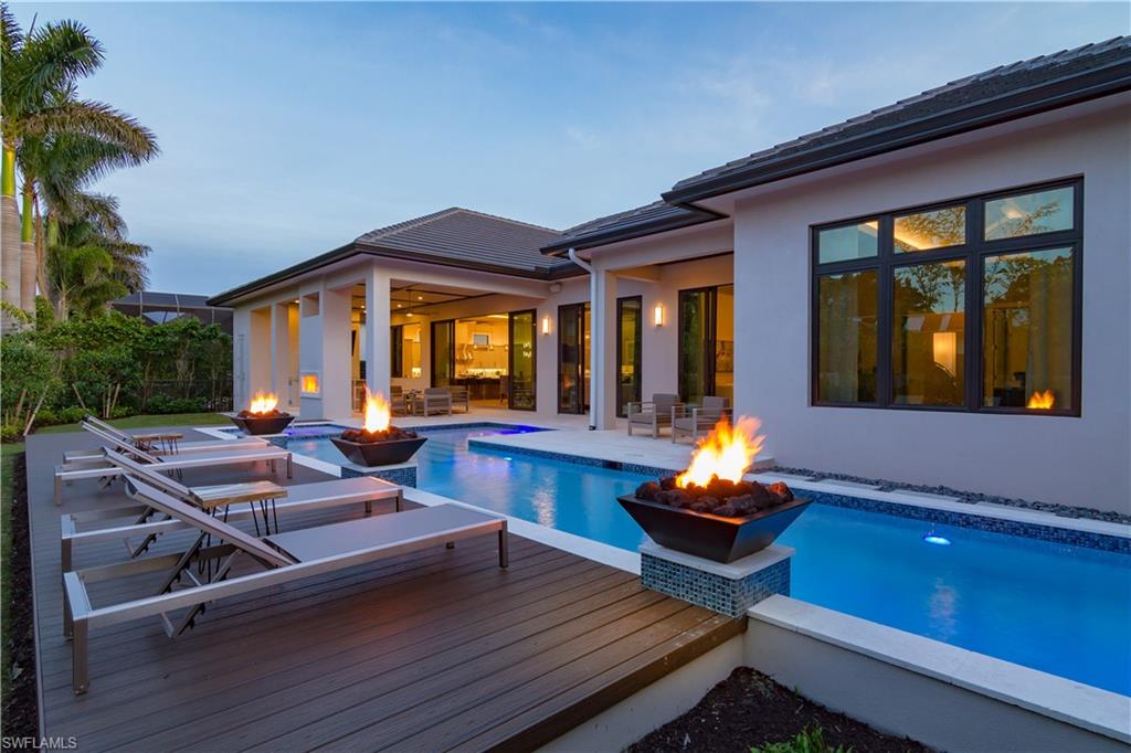 MOORINGS - Residential