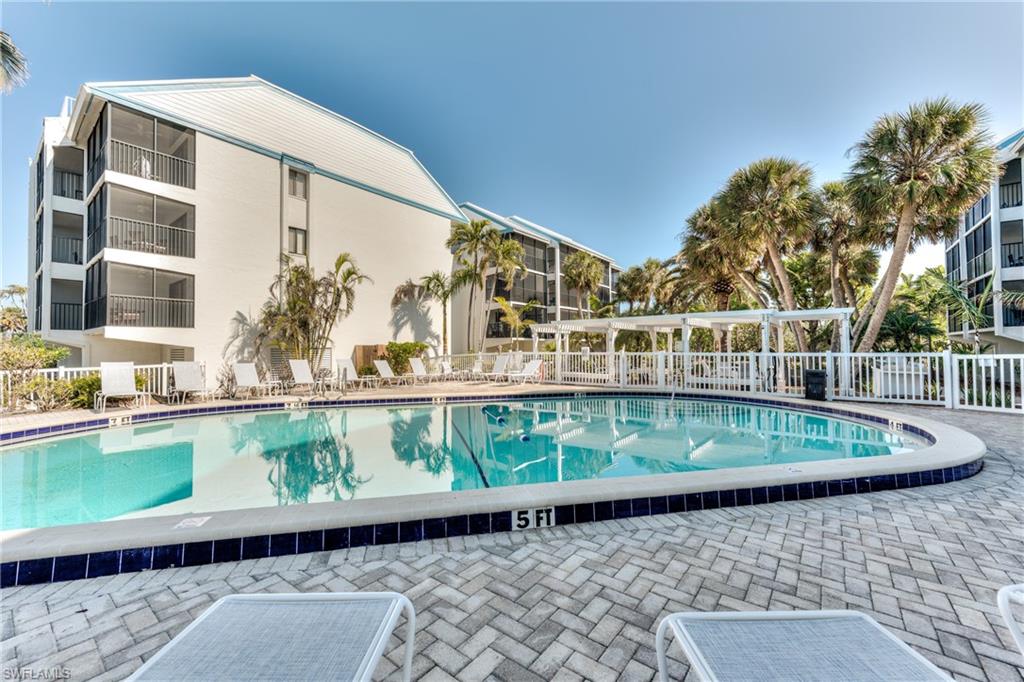 TENNIS VILLAS - Residential