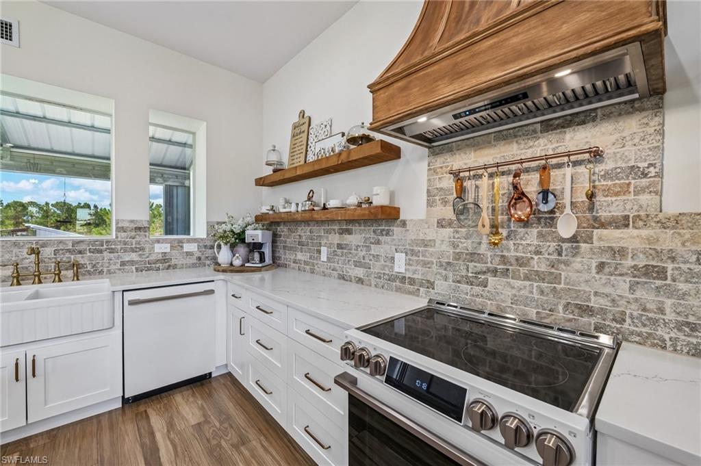 GOLDEN GATE ESTATES - Residential