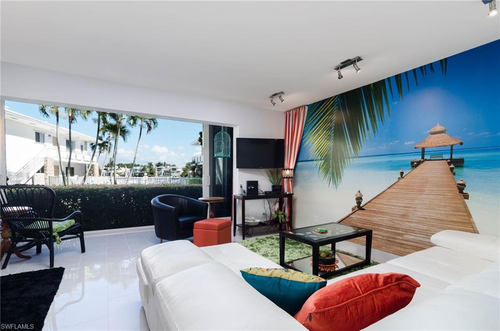 YACHT HARBOR MANOR - Residential