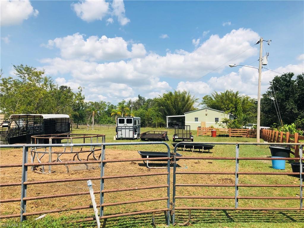 ACREAGE - Land