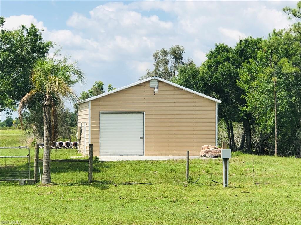 ACREAGE - Land